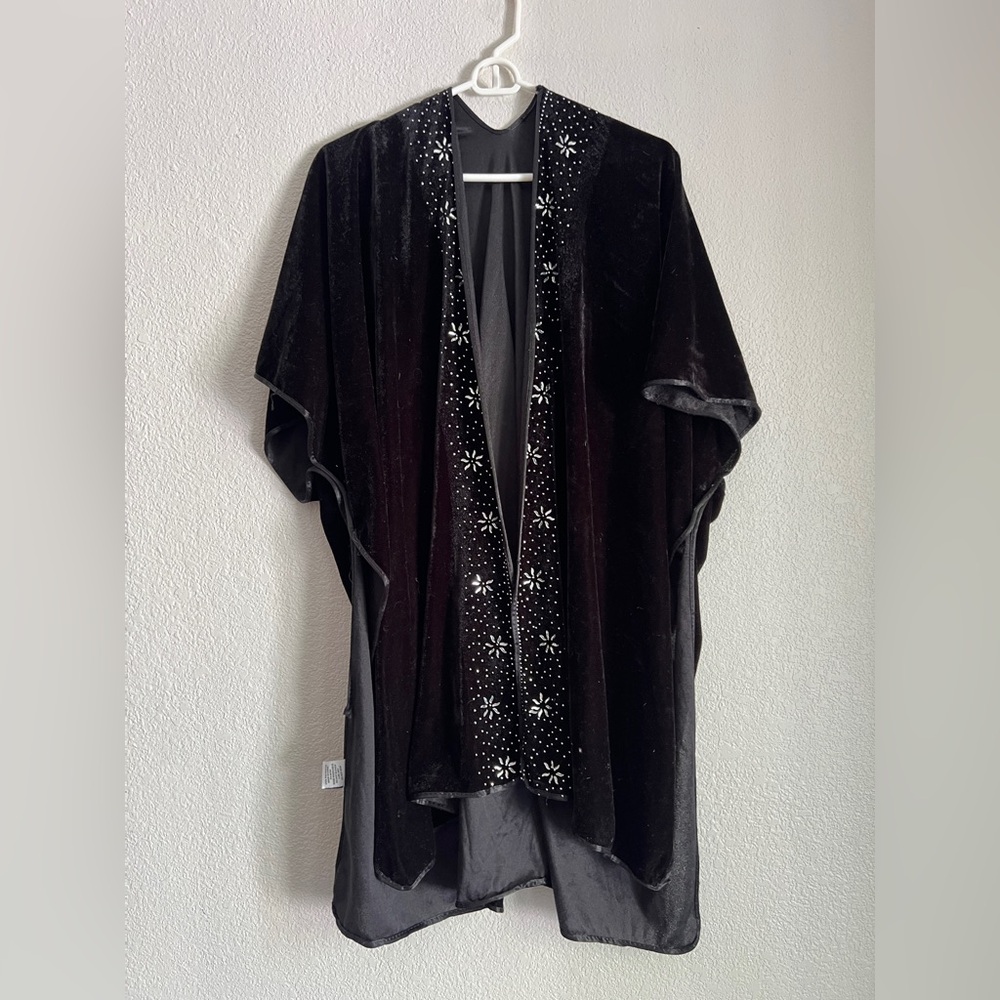 Jessica McClintock Black Velvet Wrap with Silver Accents